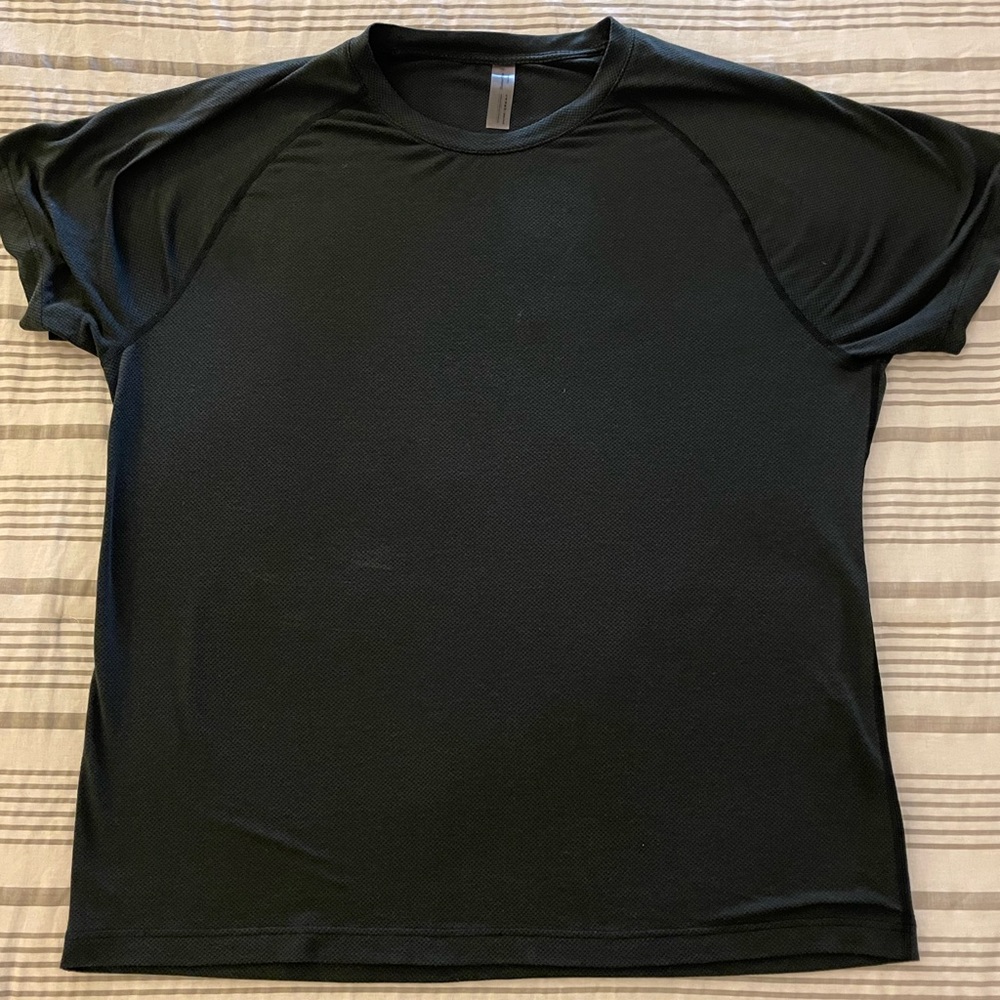 OUTDOOR VOICES - Fast Track Shortsleeve in Black (Size: XL)
